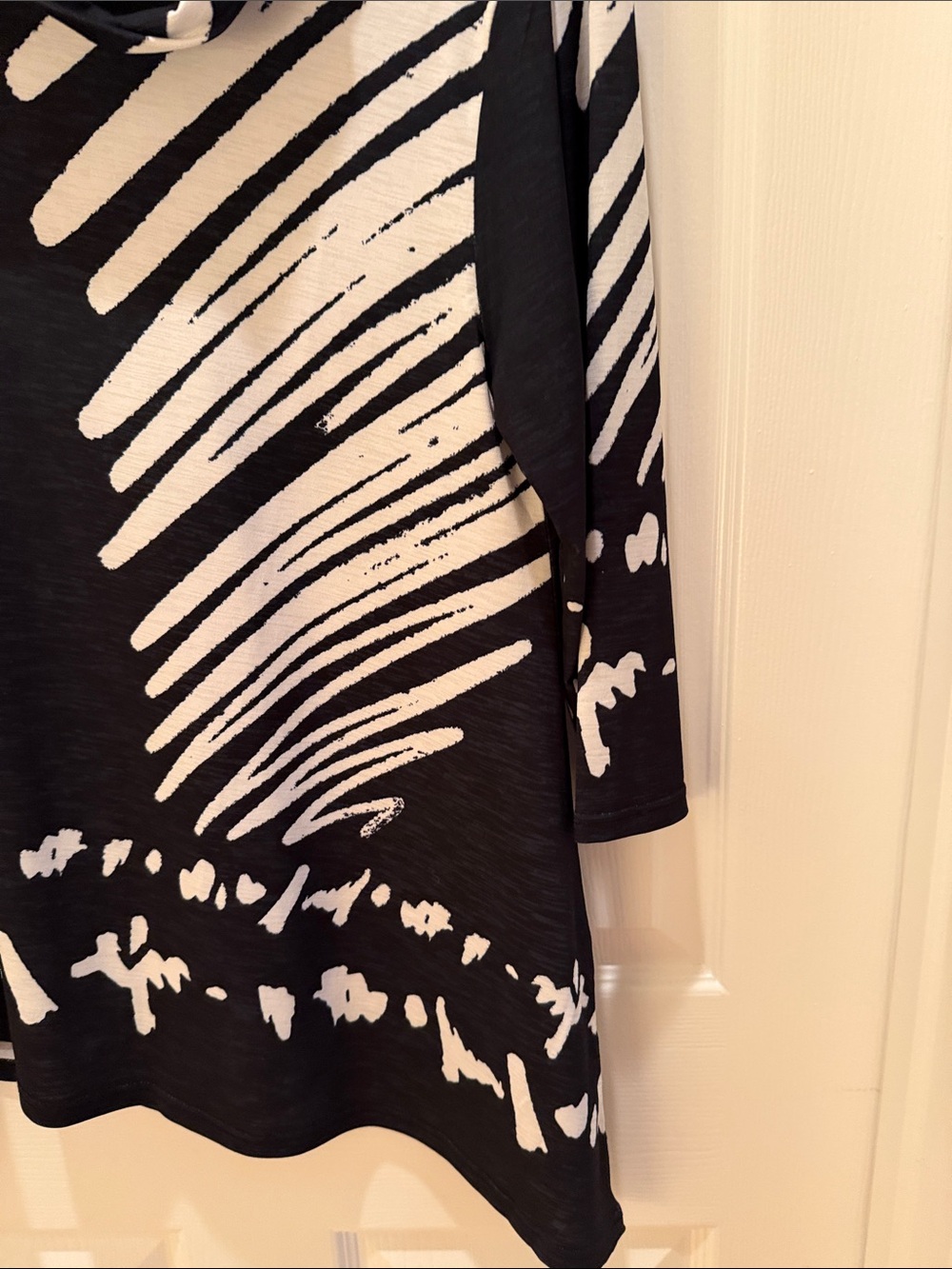 DAMEE Abstract Print Tunic Size Small Like New - Picture 4 of 6